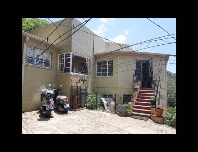 5 BEDROOM HOUSE FOR SALE IN KENSINGTON